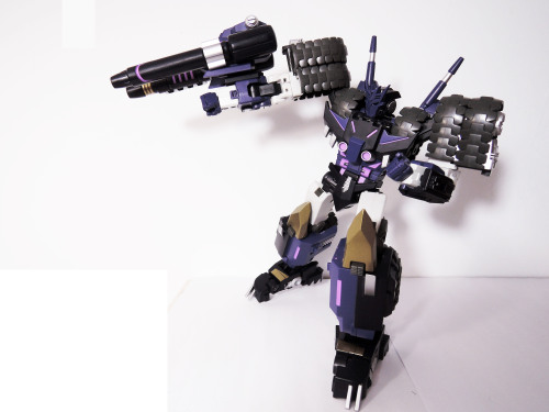 eabevella:MMC Kultur.The almost perfect reincarnation of IDW Tarn. Minimalistic but true to the IDW 