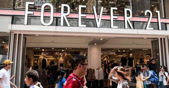 well-she-isnt-straight: i-was-today-years-old-when:   i learned that forever 21 is filling for bankruptcy (x)   Not Always 21   21n’t