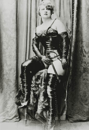 msmorganthorne:  professional—cunt:  Fetish wear 1920’s Source  