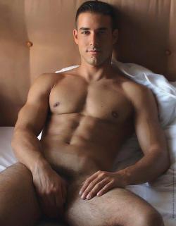 jacktwister:  WELL H-E-L-L-O MR. HOTT STUFF!