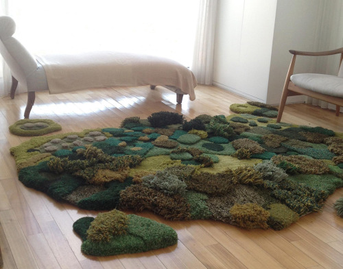 Alexandra Kehayoglou:Crafts Lush Grassy Carpets Inspired by the Pasturelands of Argentina