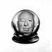 Alfred Hitchcock. Portrait de l'Universal avec la boule de cristal, ca. 1960.