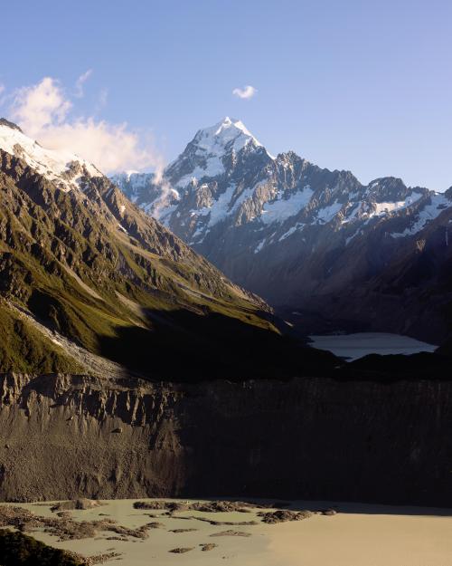 oneshotolive:  Aoraki/Mount Cook National Park, New Zealand. [OC] [5215x6519] 📷: mmmjimbo 