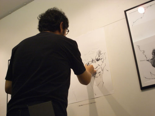 as-warm-as-choco:  Afro Samurai (アフロサムライ) creator illustrates his characters. From the Takashi Okazaki (岡崎 能士) Exhibition that took place @STITCH, Tokyo (Saturday / 2009.12.12). He drew the last one live. (Source: 1 & 2)