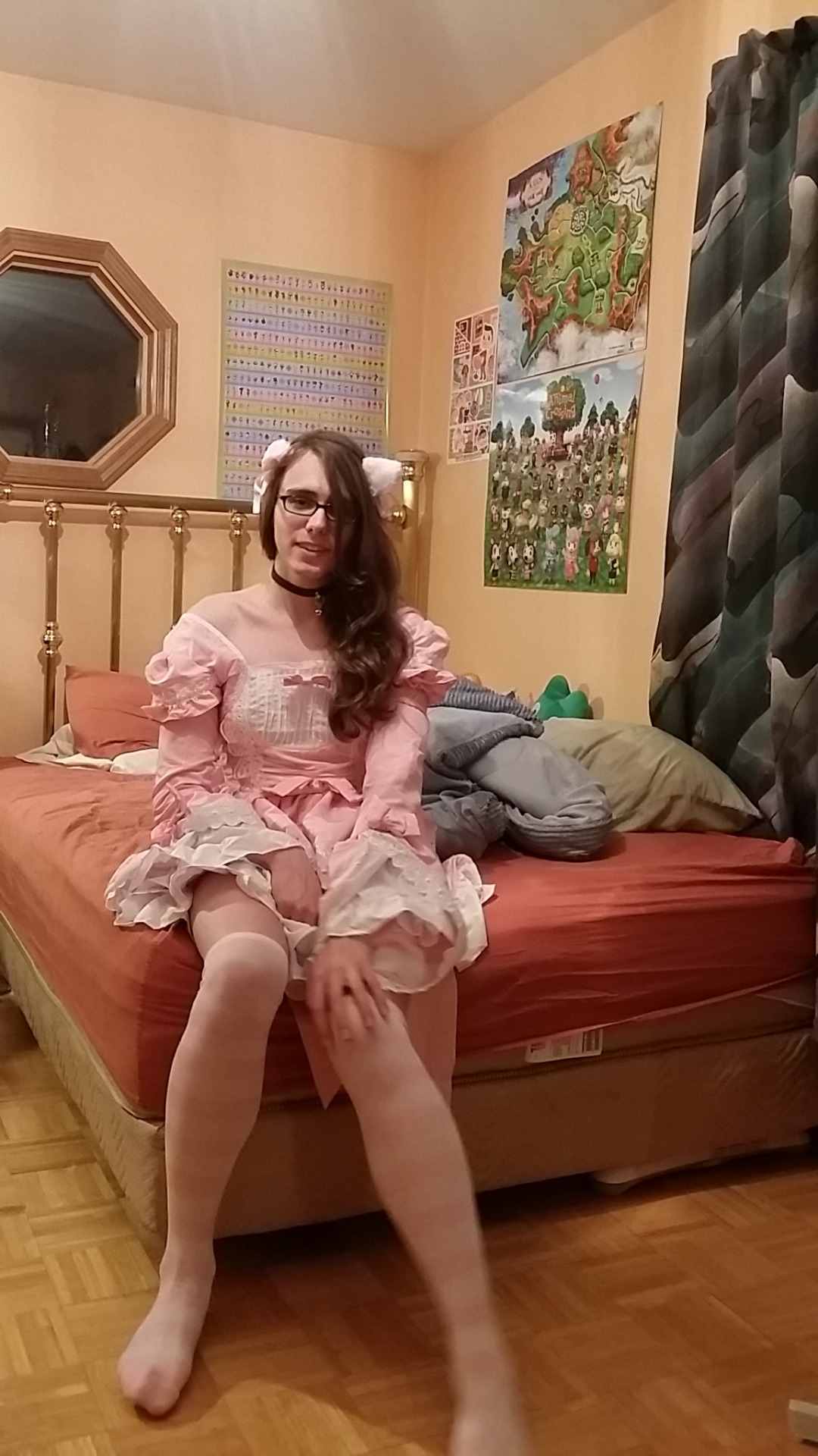 danisandcream:  I was told that I should get in my maid costume and film a session.