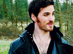stydiaislove:  Hook and Emma - 5x20 “Kansas” 