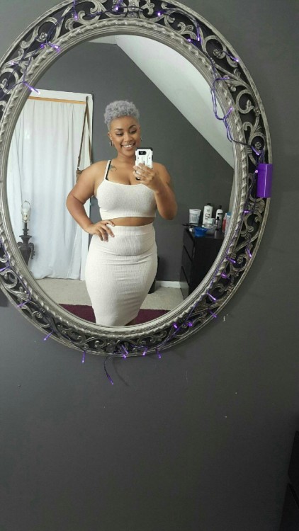 proteinpills:  eyerollgoddess:  👽  You look so damn good. Please tell me where you got this two piece set from 