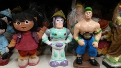 knockoffbootlegs:  a few piggy banks from