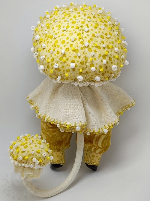 HONEYCOMB &amp; CINNAMON5.5′’ inch posable mushroom sprite art dolls, going up in my