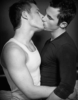Gay Kisses And Love