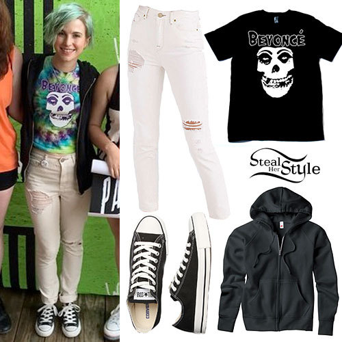 Hayley Williams met with fans at the last show of Monumentour on Sunday wearing a tie dyed version of the Ham On Everything Beyoncé Skull T-Shirt ($35.00, black only), the BDG Twig High-Rise Jean – Pebble Beach ($39.00) in ivory, her Converse Chuck...