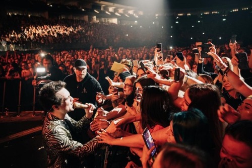 brendonuriesource: panicatthedisco: Thank you Berlin. #prayforthewickedtour - @jakechams