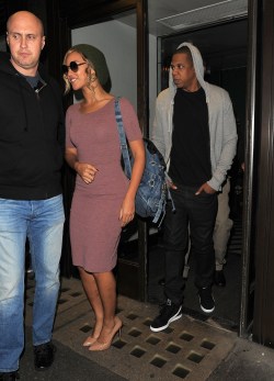 beyonceinfo:  Beyoncé and Jay Z at Cecconi’s restaurant in London  