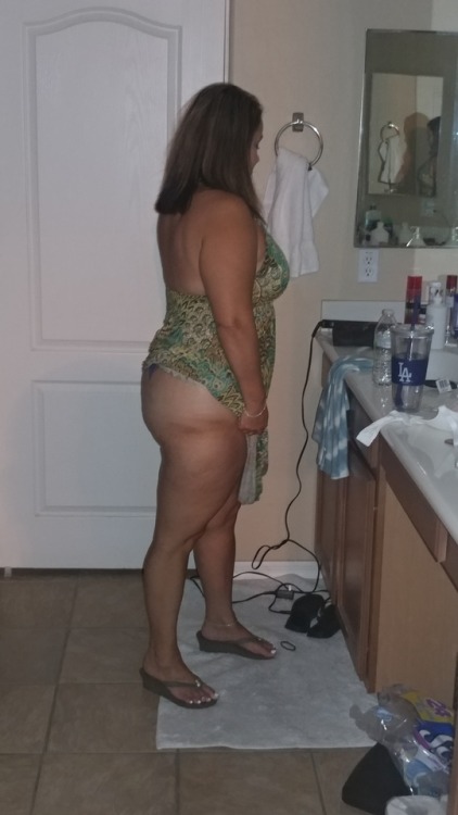 coupleazpleasure: coupleazpleasure: #myhotwife Loving her sundresses, she no longer wears panties. A