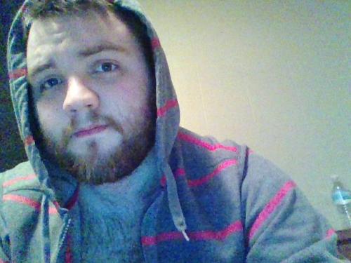 fuzzybooh:  azachontitan:  Hair lookin’ a mess and I don’t care at all  No one cares, you’re hot anyway! ^^