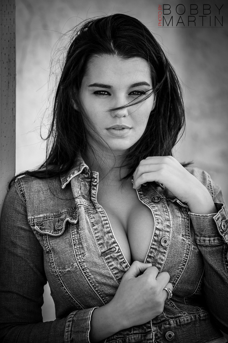 agreedyconcern:  The magic of cleavage and denim with Jerrica 