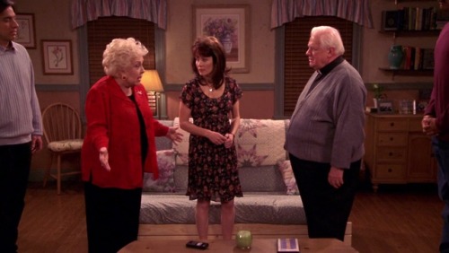 Everybody Loves Raymond (TV Series) - S6/E24 ‘The First Time’ (2002)Charles Durning as F