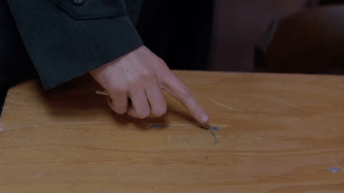 nohexakron:  Mulder eating unknown evidence