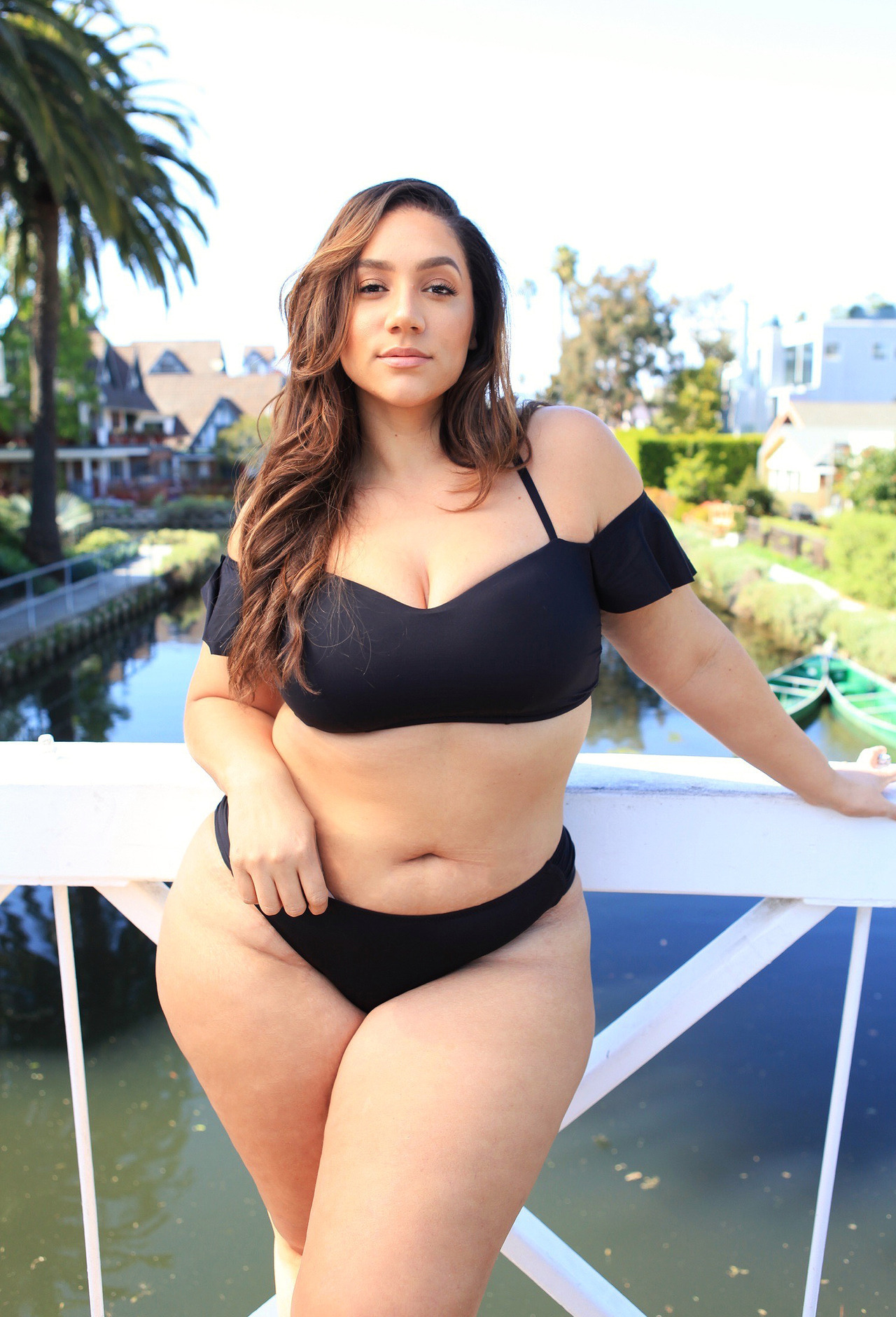 Allgoodthingstv Another Of Erica Lauren At The Venice Canals Tumblr Pics