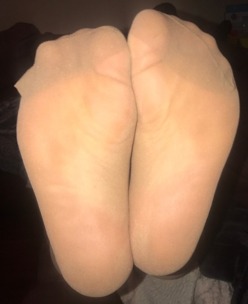 falcon69: Wifeys little feet after a long day  Massage Time