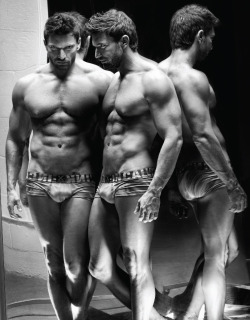 alekzmx:  Latin perfection - Julian Gil