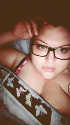 aidaaid:  Late night selfies from the couch