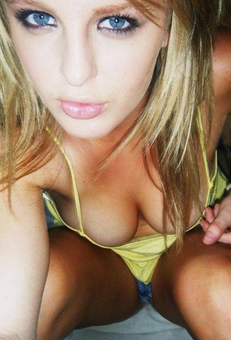 bimbodreams: “She knows!” It was only for the briefest of moments, but the look she gave you felt ac