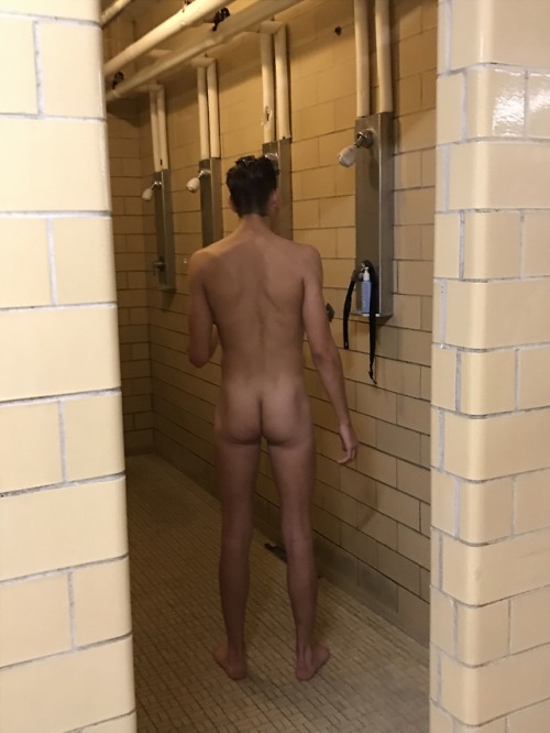mickey1978: College gym and showers in upstate New York