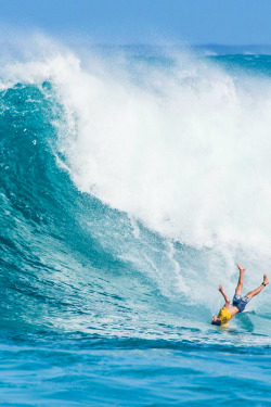 highenoughtoseethesea:  Kalani David, Wiping Out Photo: Trevor Moran 