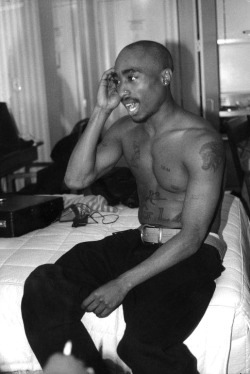 hiphop-in-the-brain:  Tupac Amaru Shakur