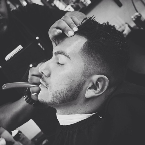 razotheboulevardbarber:  Choose a job you love . And you will never have to work a day in your life…. #barberlife #boulevardbarbers #razothebarber #johnnybhaircare #shampoopaste #outhere #straightrazor #staysharp #vscocam #blackandwhite #lineup cc:@lomas_