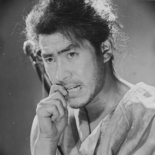 toshiro-mifune:Toshirō Mifune in publicity stills for Rashōmon (Akira Kurosawa, 1950)