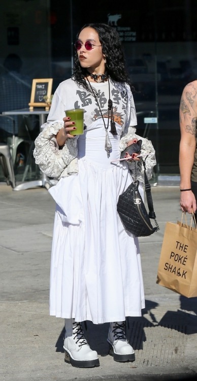 lostwig:  fka twigs streetstyle appreciation post