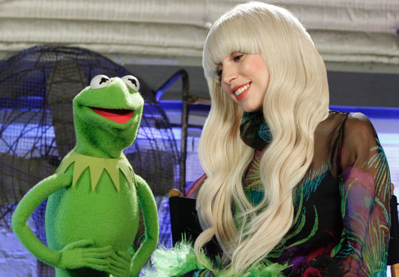 ladyxgaga:  Big news! Lady Gaga has teamed up with The Muppets for an all-new ARTPOP