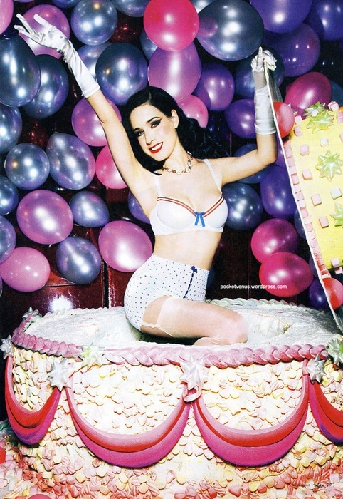 alternative-pinup:  Alternative Pinup girlPinup girl Twitter