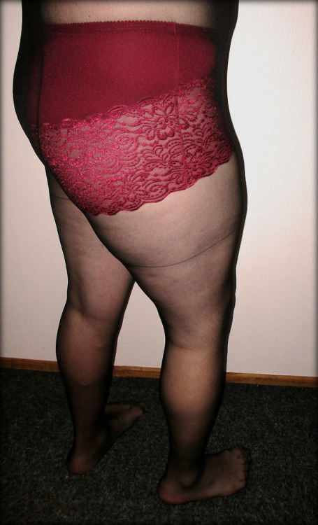 pantyhosegirlblog:Panties under pantyhose or on top of patyhose? What do you think?If you would like