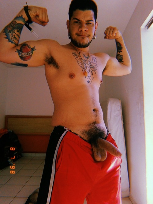 josetorres69:  bearvaporwav3:  Me #bear #parrudo #brasil #tattoo #inked  Sexy as fuck! 