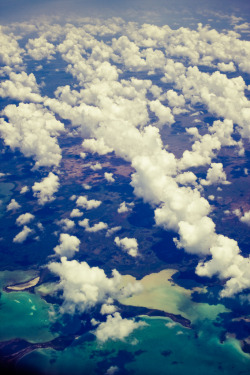 touchdisky:  Cloud surfing by *sarahdippity 