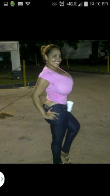 310greg:  I’m in love with this #thick ass #Dominican