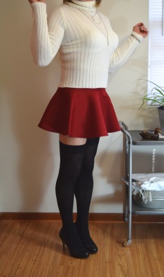 prettylillycd:  Skater Skirt and StockingsI