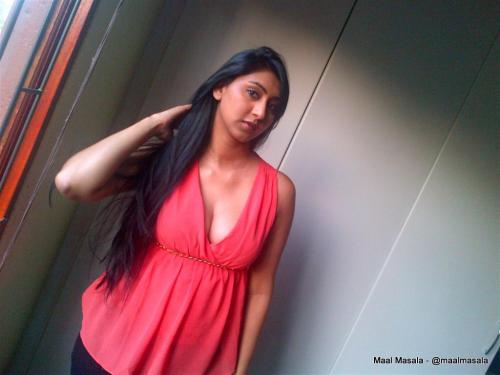 maalmasala:Very hot desi indian Kolkata babe Shibani seducing with her curves - Maal Masala