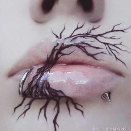 socialpsychopathblr:Makeup by Veronica Anrathi (D1sarmon1a)
