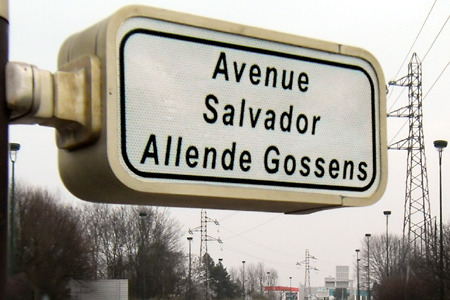 iamtheonewho-knocks: smatfisx:  Salvador Allende en las calles del mundo:   La Salvador-Allende-Straße en la ciudad de Bremen, al noroeste  de Alemania.    El barco de carga Salvador Allende (Сальвадор Альенде),          construido en