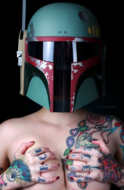 fuckyeahtattoosbetweenboobs:  The Fett by *lizzisaurus 