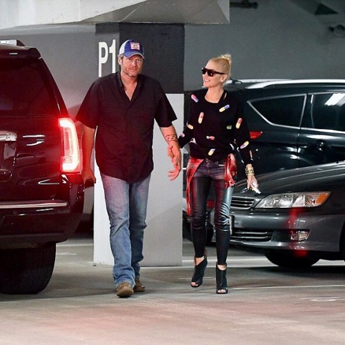 formerdetective: Happy babies Blake &amp; Gwen in Los Angeles, November 14, 2016