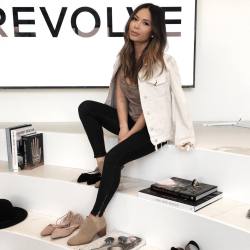 redivide:  themonarchsblog:  redivide:  @marianna_hewitt  join our network here!   redivide