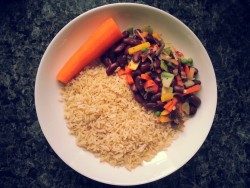 apinchofvegan:  Brown rice, kidneybeans,