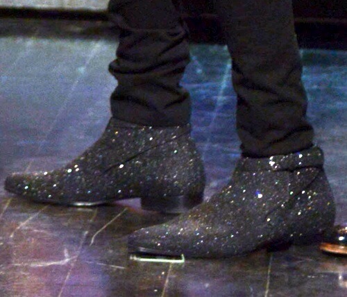 harrysgoldshoes:We thought this was wild:But then we were blessed with this:I am harrysgoldshoes, thank you for your time