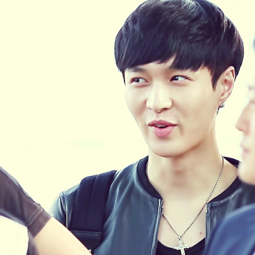 XXX elai12:  YIXING : EXPRESSIONS when he’s photo