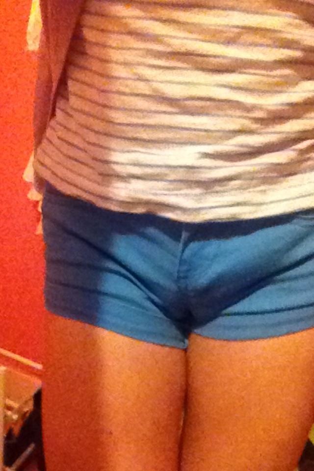 itsjustmesonoworries:  my new butt makes my shorts fit a lil different because this